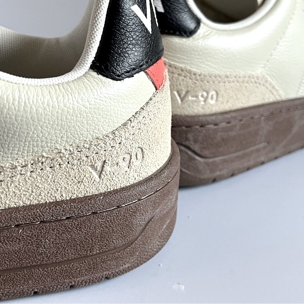 Veja V-90 ZZ O.T. Leather Sneaker - Picture 4 of 7